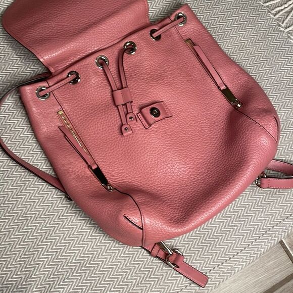 - Michael Kors Large Riley Pebbled Leather Backpack With Matching Wallet - Picture 4 of 15